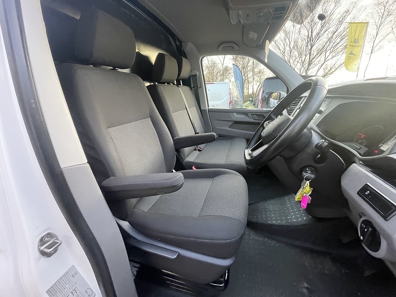 Volkswagen Transporter TDI T28 Startline Sport Pack - U664