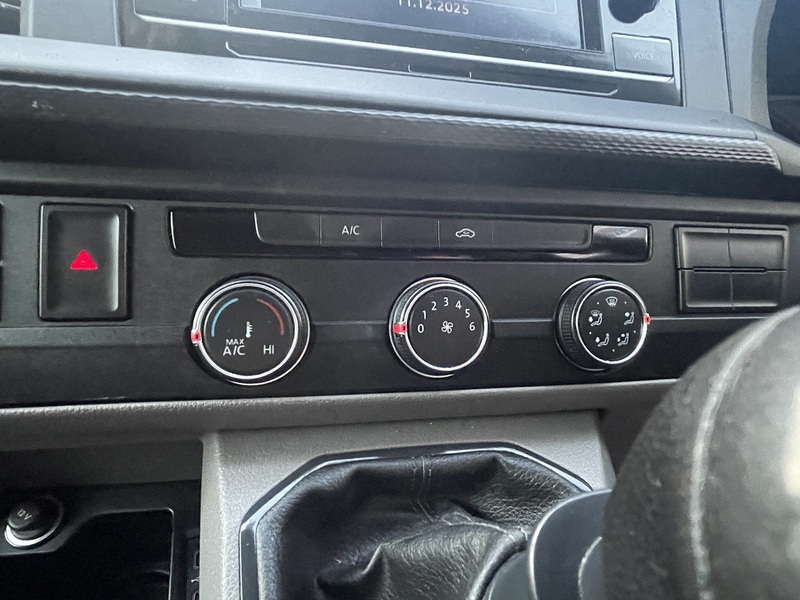 Volkswagen Transporter TDI T28 Startline Sport Pack - U664