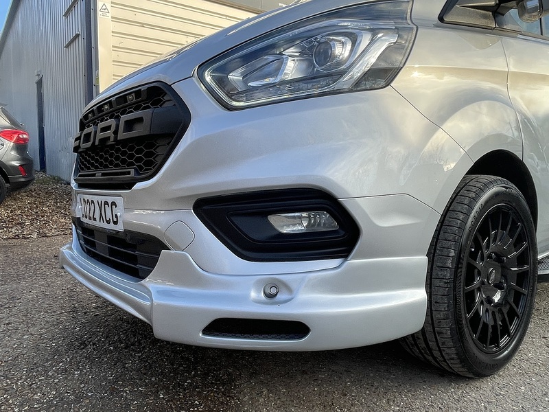 Ford Transit Custom 320 Limited Sport Pack - U672