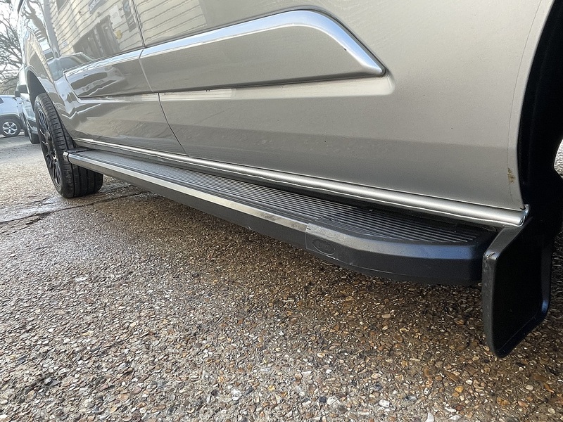 Ford Transit Custom 320 Limited Sport Pack - U672