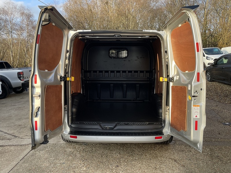 Ford Transit Custom 320 Limited Sport Pack - U672