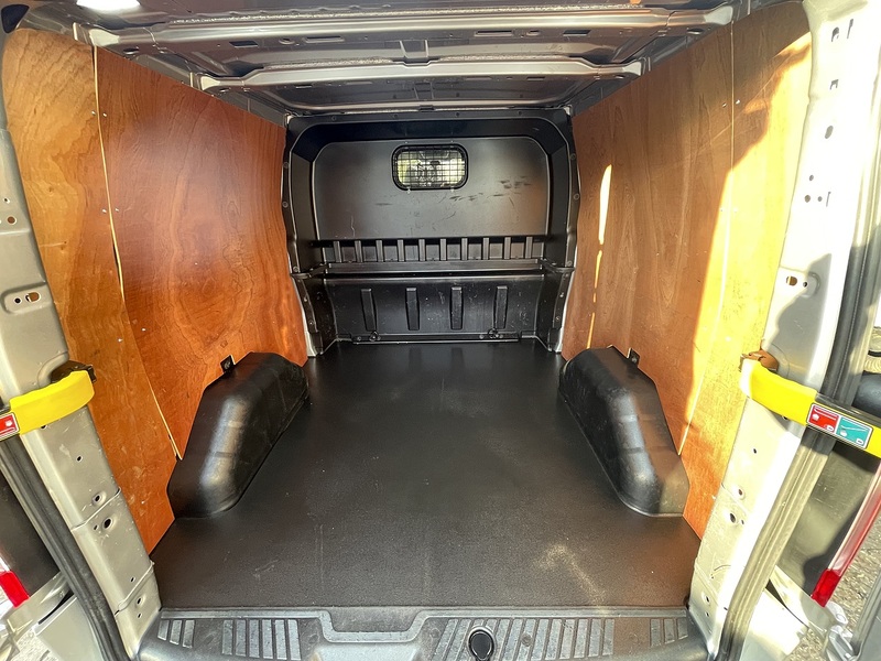 Ford Transit Custom 320 Limited Sport Pack - U672