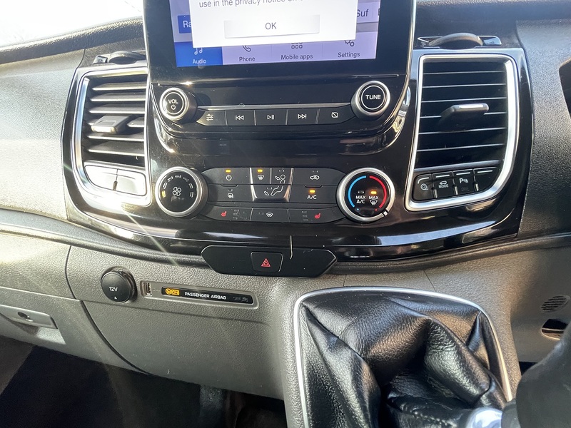 Ford Transit Custom 320 Limited Sport Pack - U672