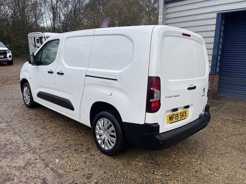 Peugeot Partner BlueHDi 950 Professional - U673