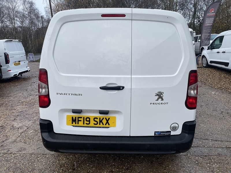 Peugeot Partner BlueHDi 950 Professional - U673