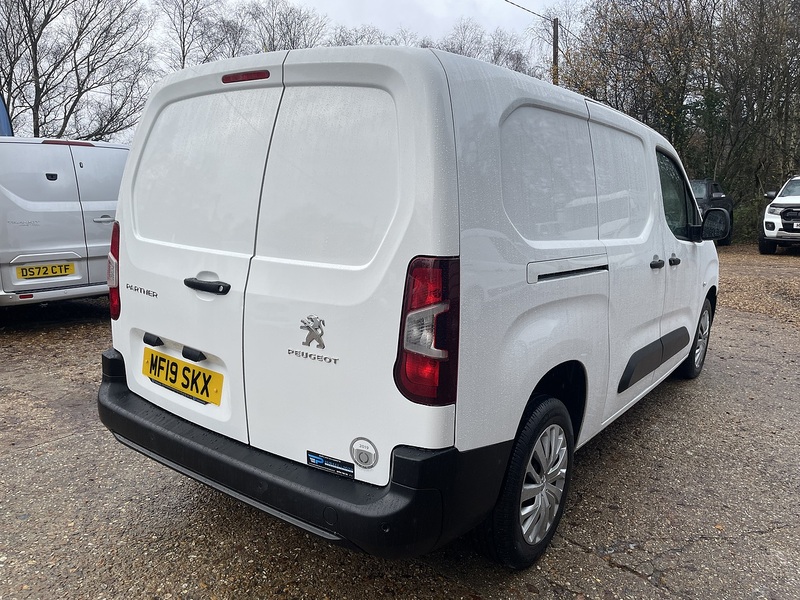 Peugeot Partner BlueHDi 950 Professional - U673