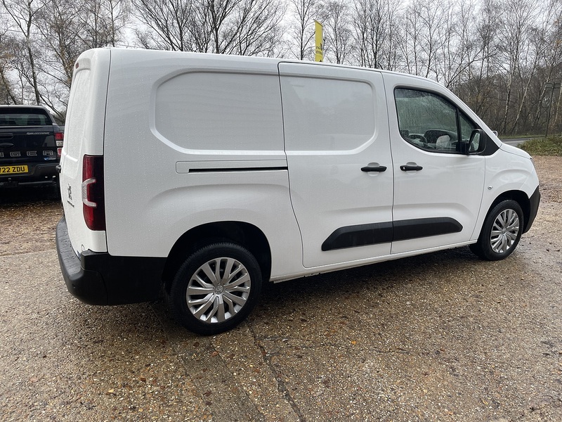 Peugeot Partner BlueHDi 950 Professional - U673