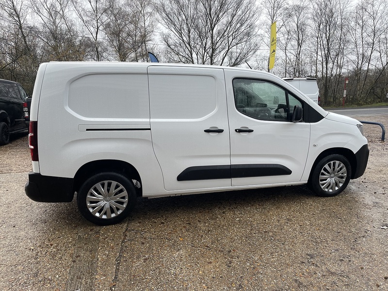 Peugeot Partner BlueHDi 950 Professional - U673