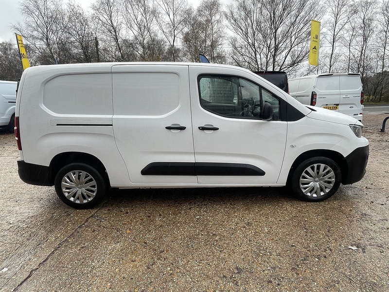 Peugeot Partner BlueHDi 950 Professional - U673