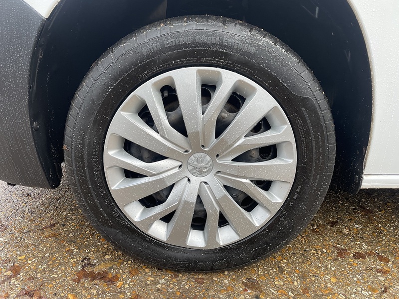 Peugeot Partner BlueHDi 950 Professional - U673