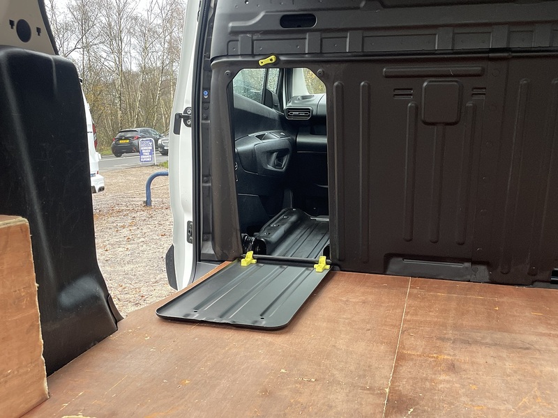 Peugeot Partner BlueHDi 950 Professional - U673