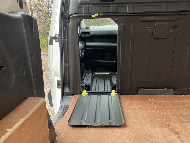 Peugeot Partner BlueHDi 950 Professional - U673