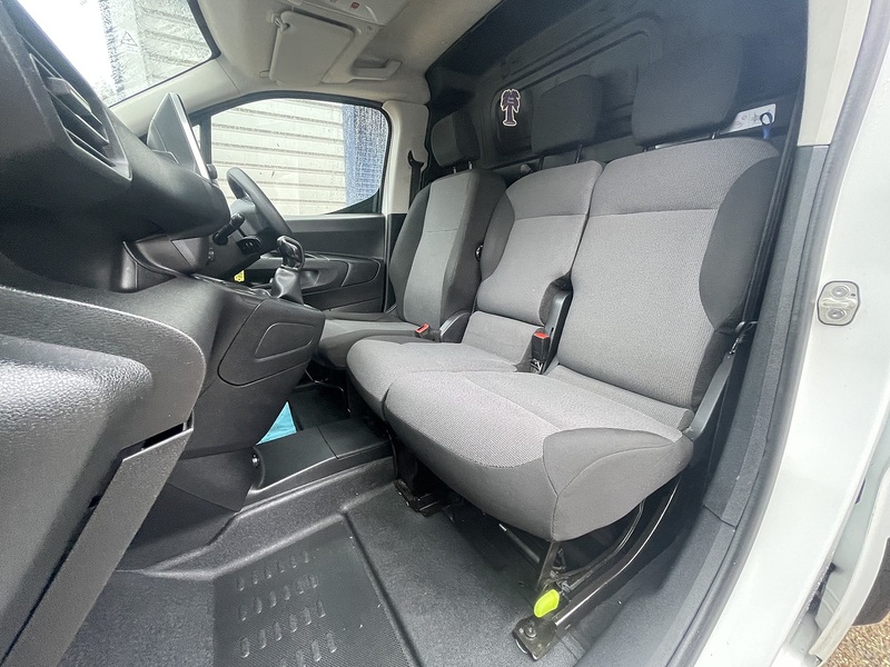 Peugeot Partner BlueHDi 950 Professional - U673