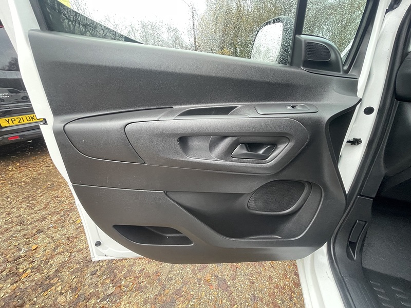 Peugeot Partner BlueHDi 950 Professional - U673