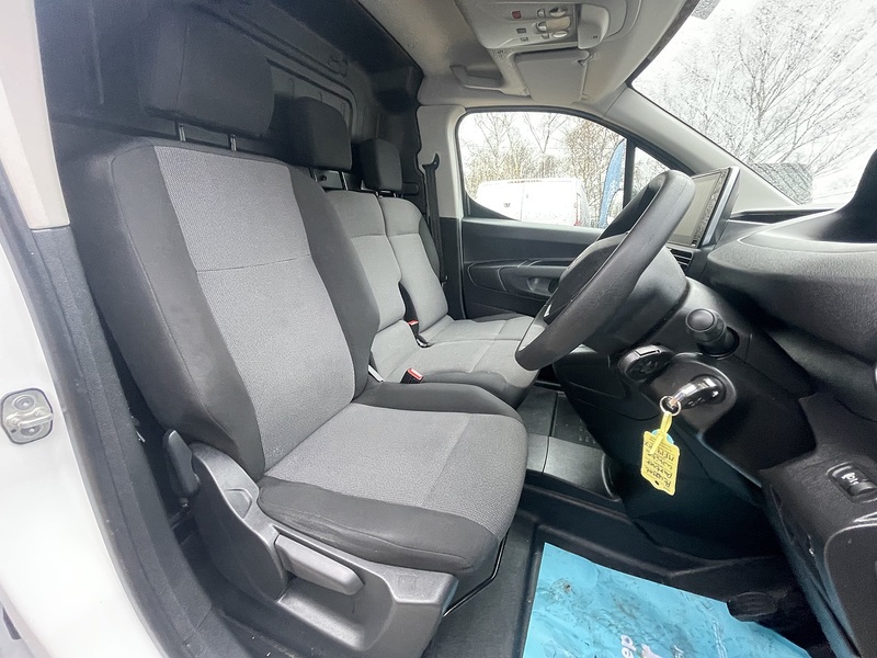 Peugeot Partner BlueHDi 950 Professional - U673