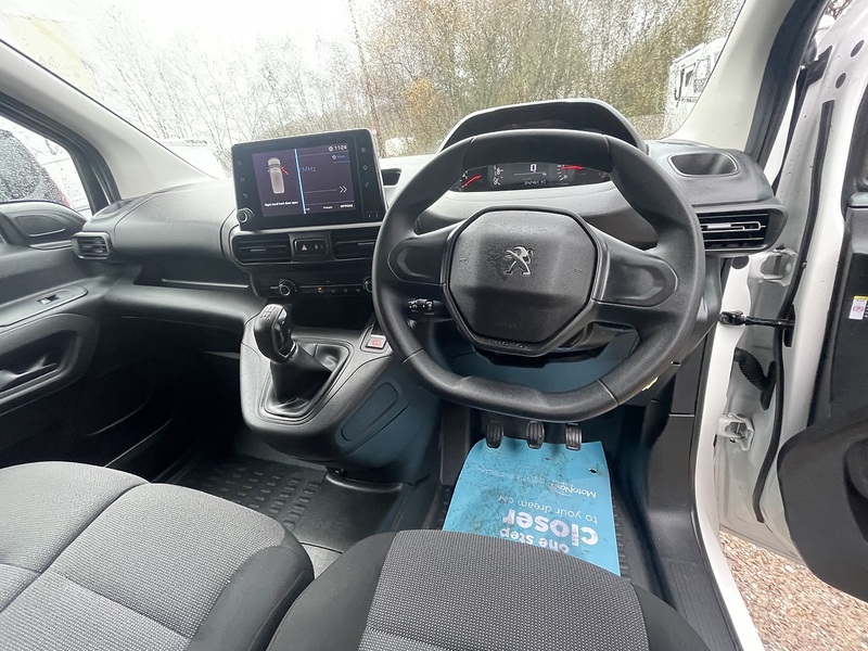 Peugeot Partner BlueHDi 950 Professional - U673