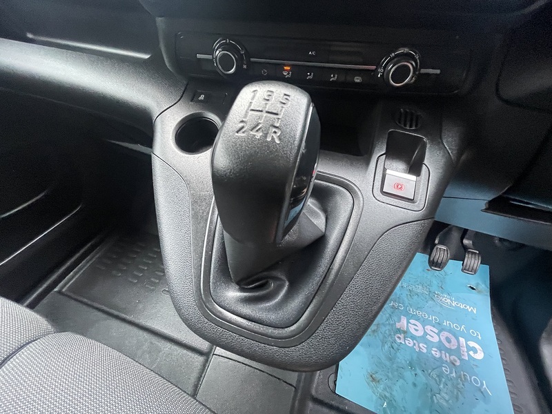 Peugeot Partner BlueHDi 950 Professional - U673