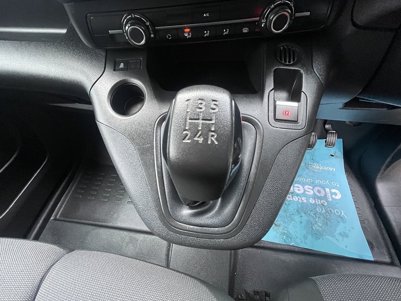 Peugeot Partner BlueHDi 950 Professional - U673