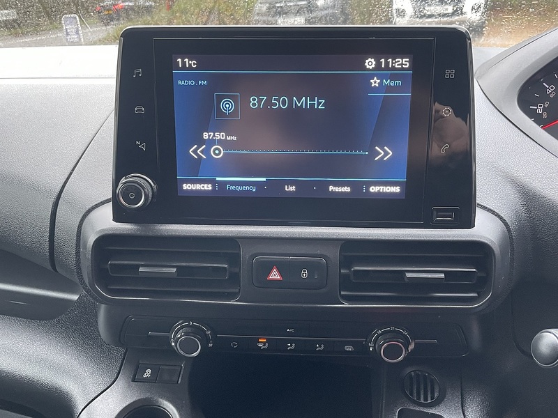 Peugeot Partner BlueHDi 950 Professional - U673