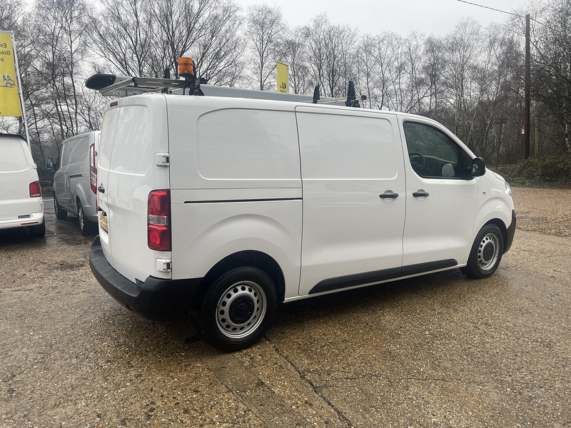 Vauxhall Vivaro Turbo D 2900 Dynamic - U682