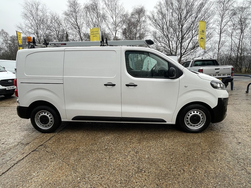 Vauxhall Vivaro Turbo D 2900 Dynamic - U682