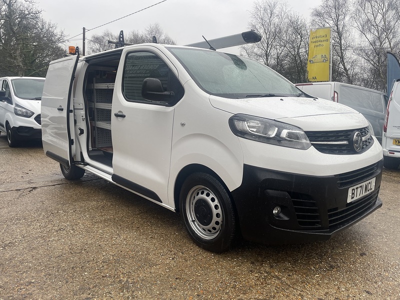 Vauxhall Vivaro Turbo D 2900 Dynamic - U682