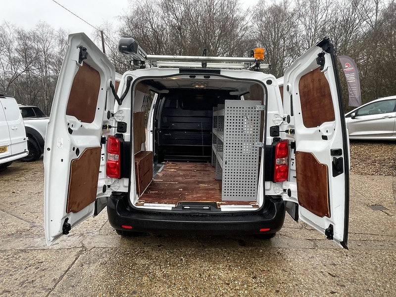 Vauxhall Vivaro Turbo D 2900 Dynamic - U682