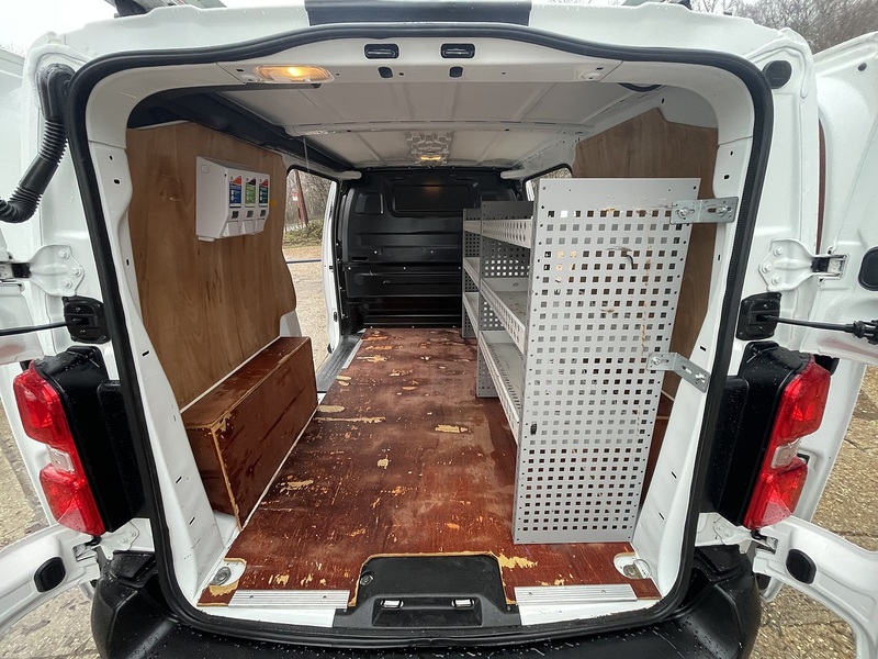 Vauxhall Vivaro Turbo D 2900 Dynamic - U682