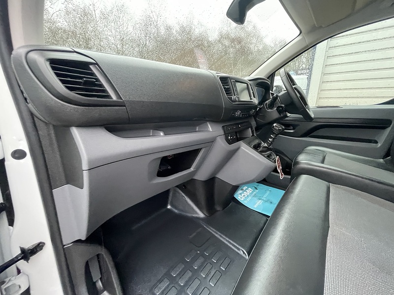 Vauxhall Vivaro Turbo D 2900 Dynamic - U682