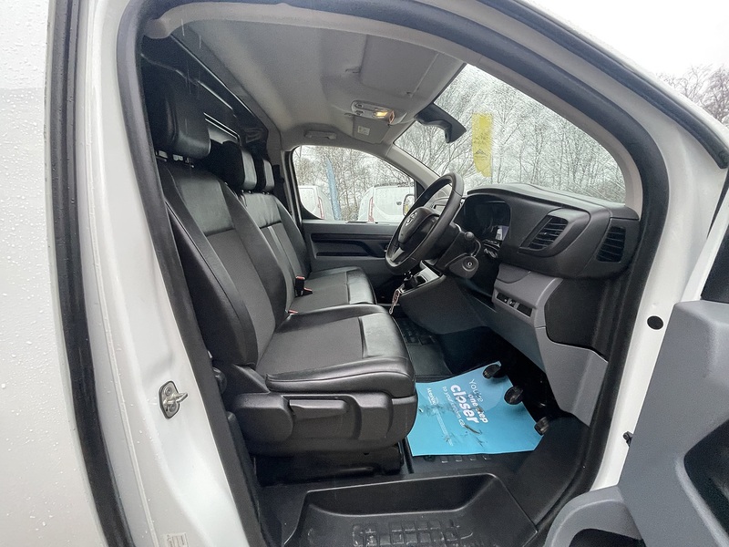 Vauxhall Vivaro Turbo D 2900 Dynamic - U682