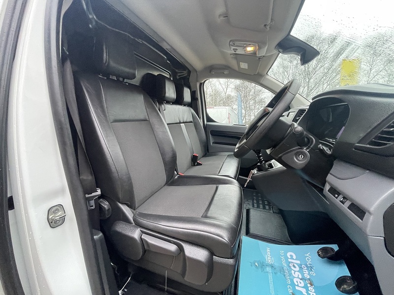 Vauxhall Vivaro Turbo D 2900 Dynamic - U682