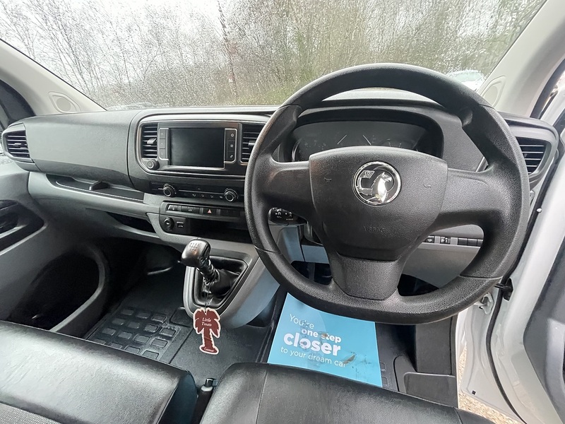 Vauxhall Vivaro Turbo D 2900 Dynamic - U682
