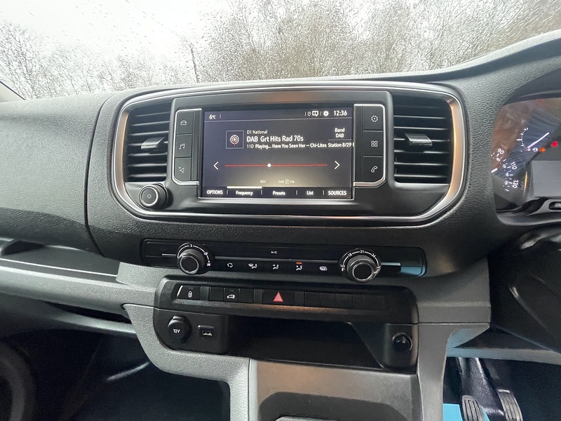 Vauxhall Vivaro Turbo D 2900 Dynamic - U682