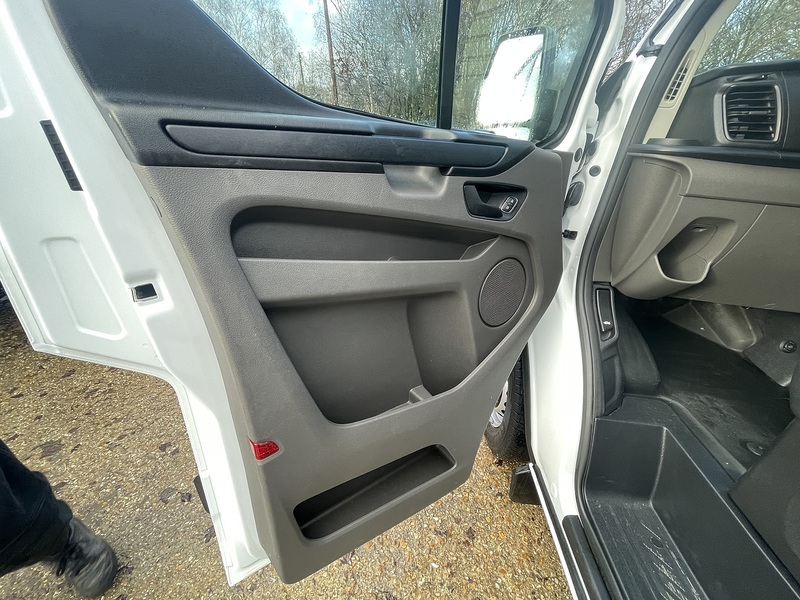 Ford Transit Custom 280 EcoBlue Leader - U683