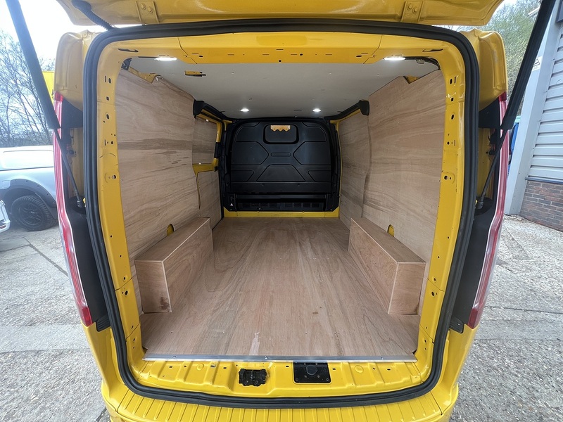 Ford Transit Custom 340 Leader Sport Kit - U692