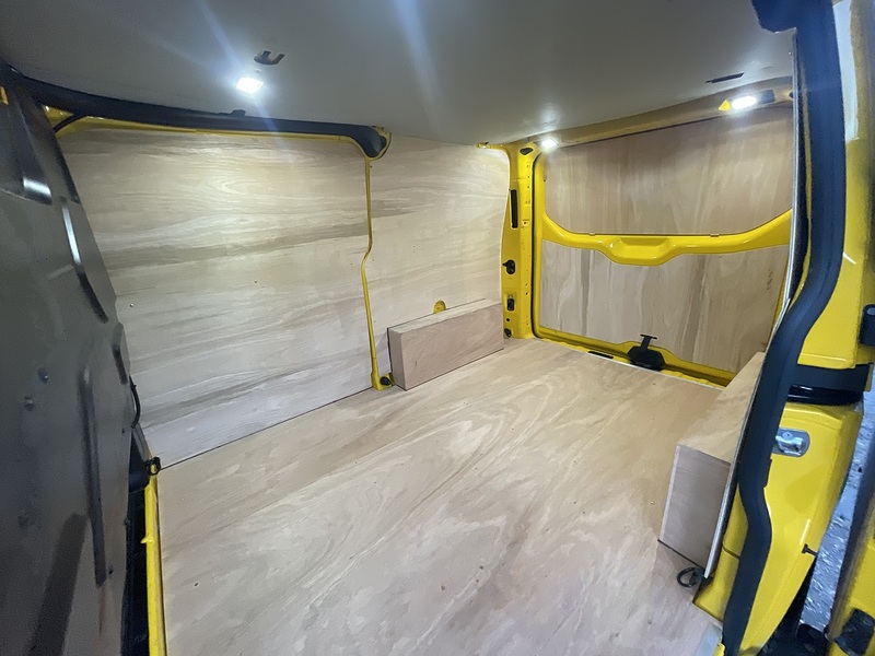 Ford Transit Custom 340 Leader Sport Kit - U693
