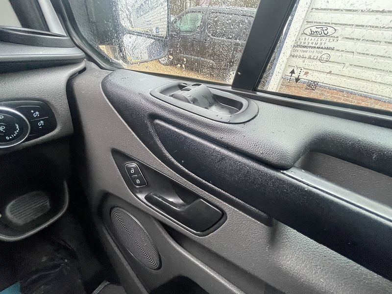 Ford Transit Custom 280 EcoBlue Leader - U702