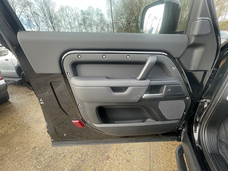 Land Rover Defender 90 Urban widetrack Kit D250 MHEV Hard Top - U718