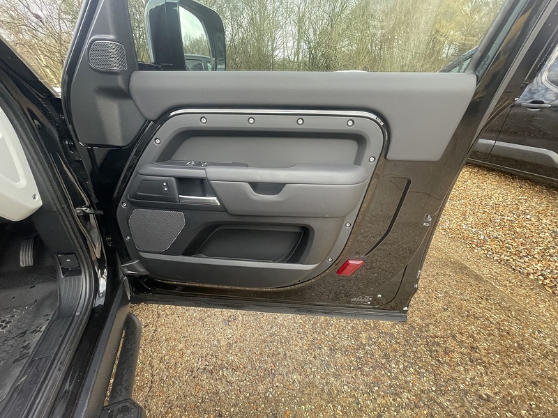 Land Rover Defender 90 Urban widetrack Kit D250 MHEV Hard Top - U718