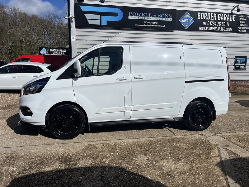 Ford Transit Custom 300 Limited Sport Pack - U732