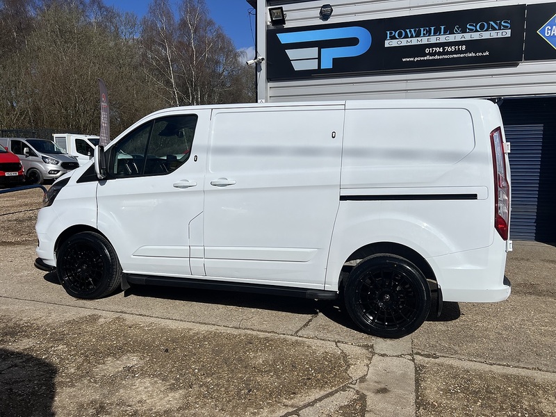 Ford Transit Custom 300 Limited Sport Pack - U732