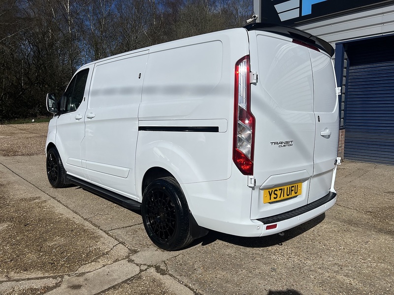 Ford Transit Custom 300 Limited Sport Pack - U732