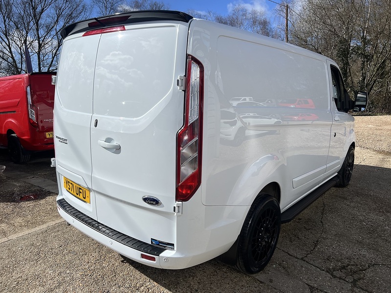 Ford Transit Custom 300 Limited Sport Pack - U732