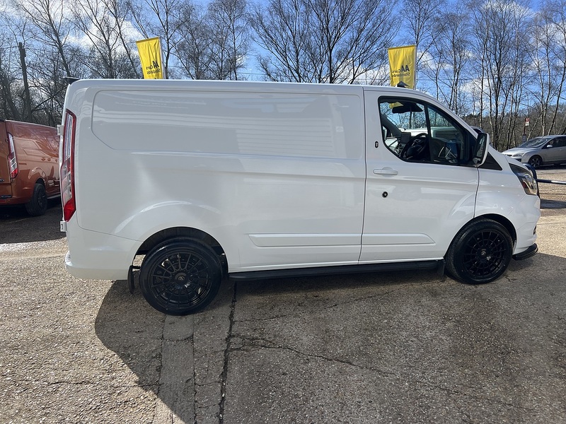 Ford Transit Custom 300 Limited Sport Pack - U732