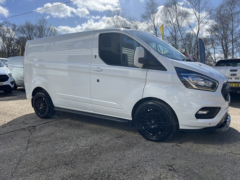 Ford Transit Custom 300 Limited Sport Pack - U732