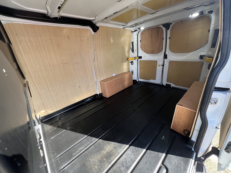Ford Transit Custom 300 Limited Sport Pack - U732