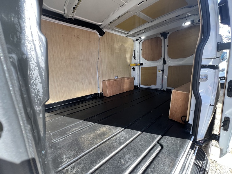 Ford Transit Custom 300 Limited Sport Pack - U732