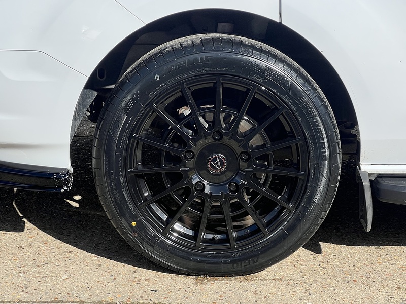 Ford Transit Custom 300 Limited Sport Pack - U732