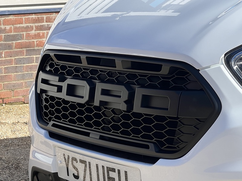 Ford Transit Custom 300 Limited Sport Pack - U732