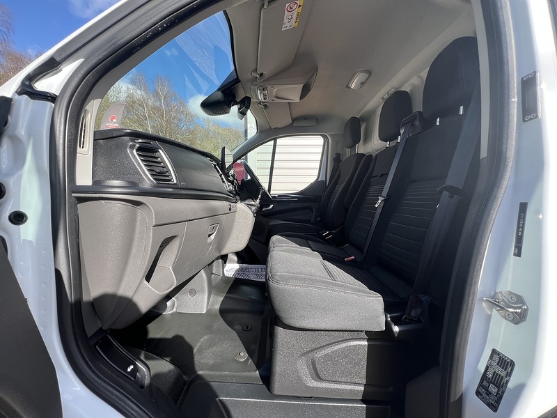 Ford Transit Custom 300 Limited Sport Pack - U732